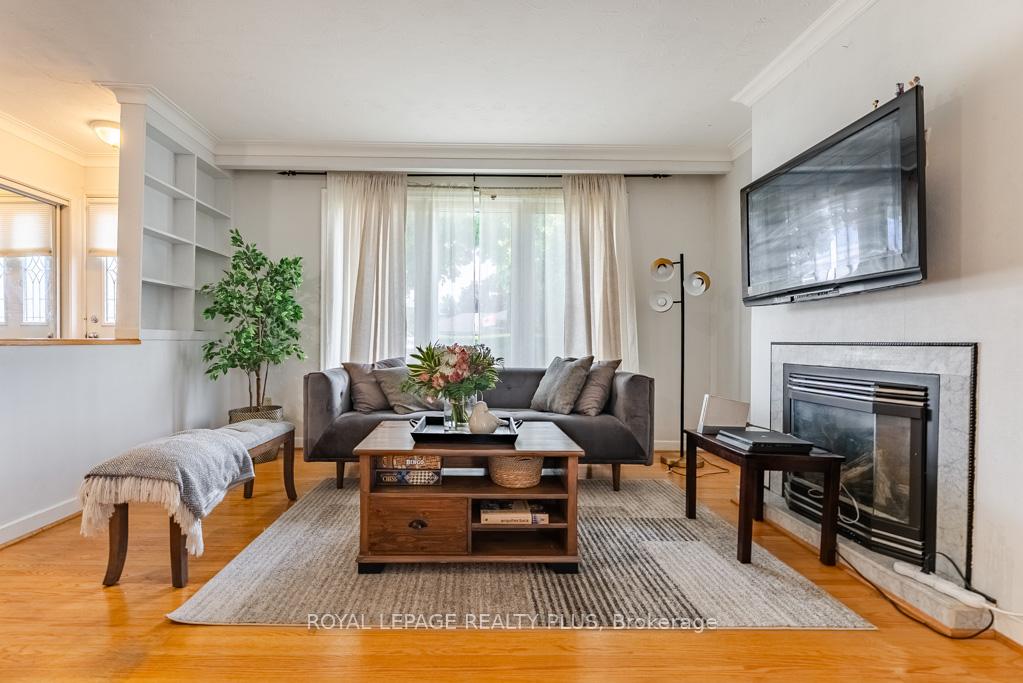 Photo 2 of 431 Sherin Drive, Oakville, West — HOMEH