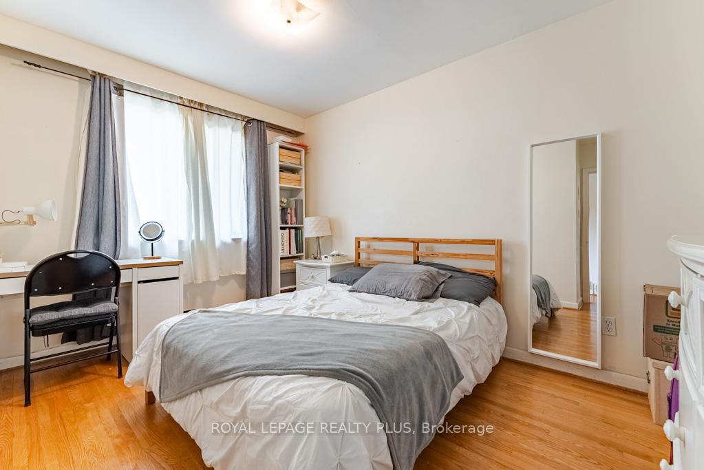 Photo 13 of 431 Sherin Drive, Oakville, West — HOMEH