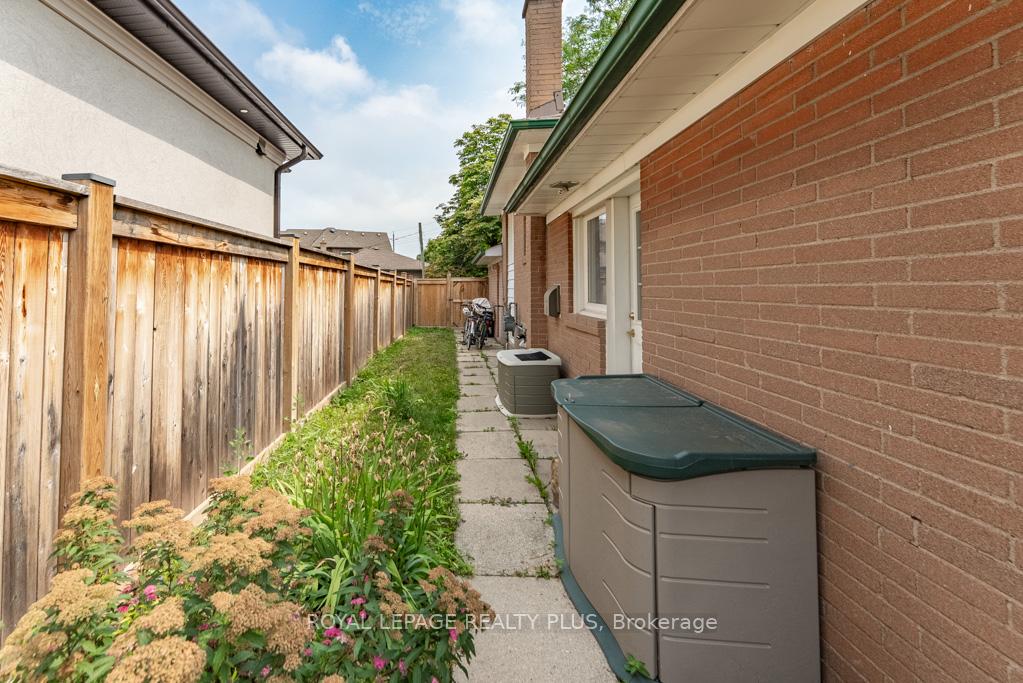 Photo 27 of 431 Sherin Drive, Oakville, West — HOMEH