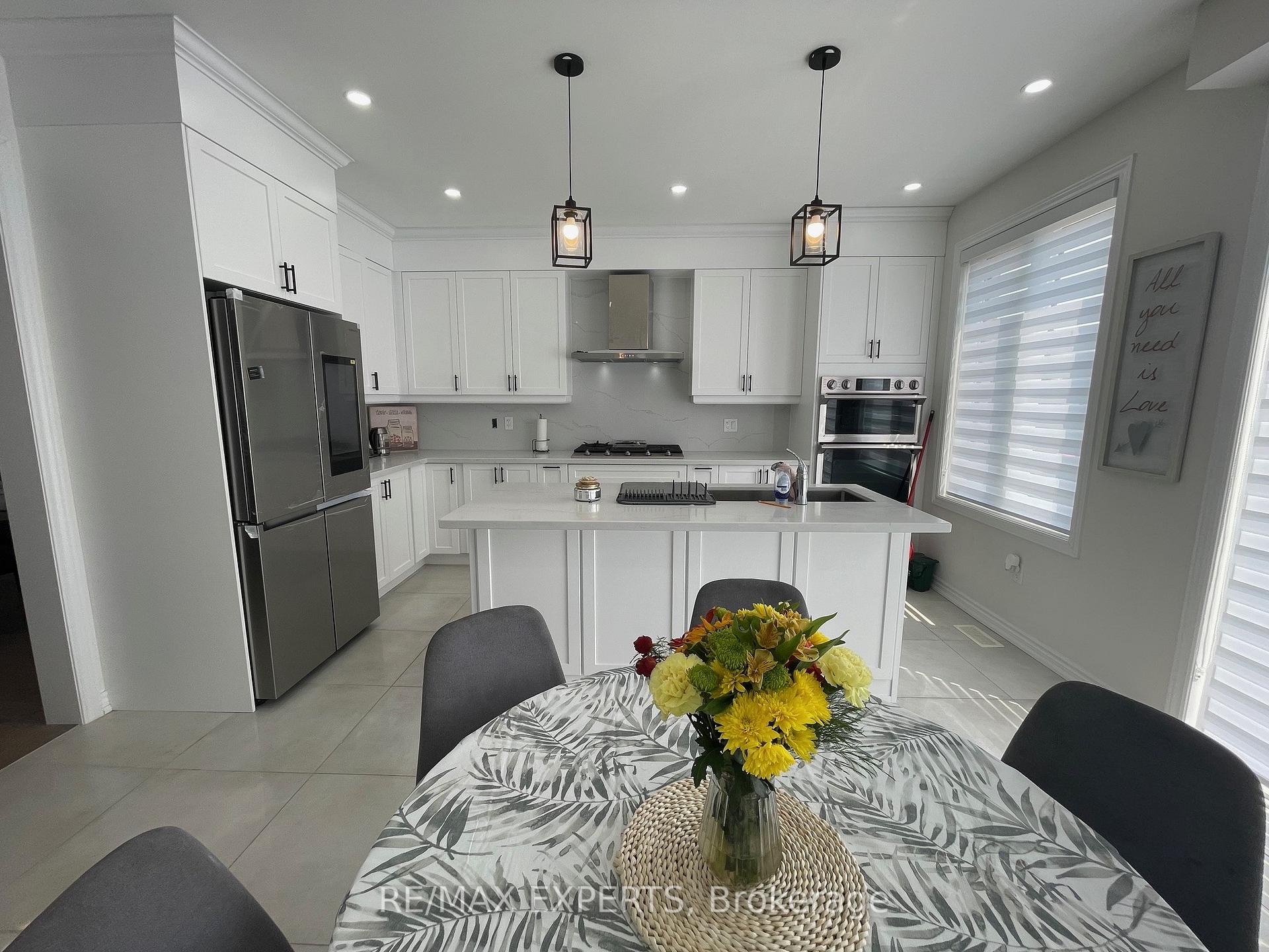 Photo 2 of 24 Del Ray Crescent, Wasaga Beach — HOMEH