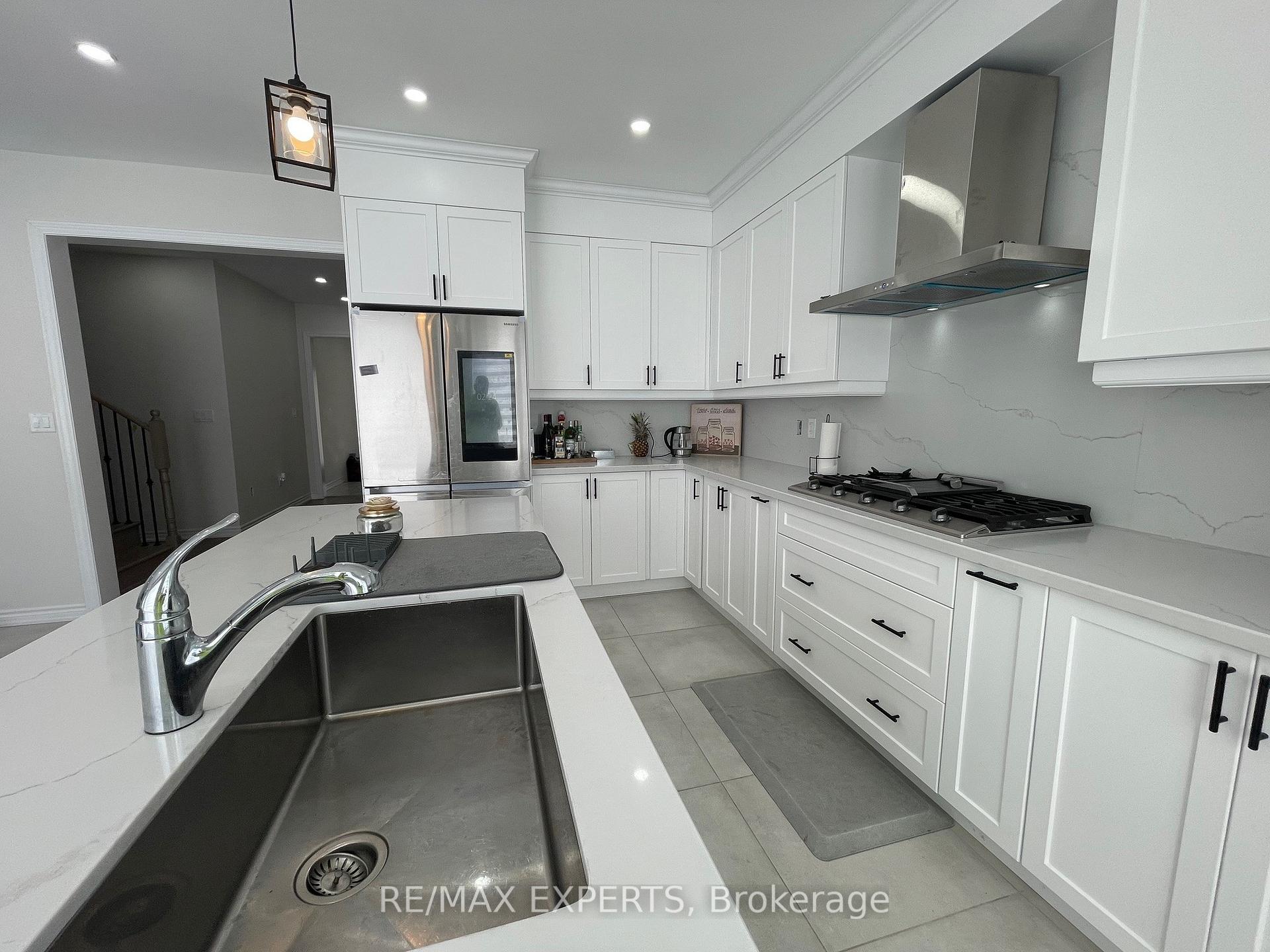 Photo 6 of 24 Del Ray Crescent, Wasaga Beach — HOMEH