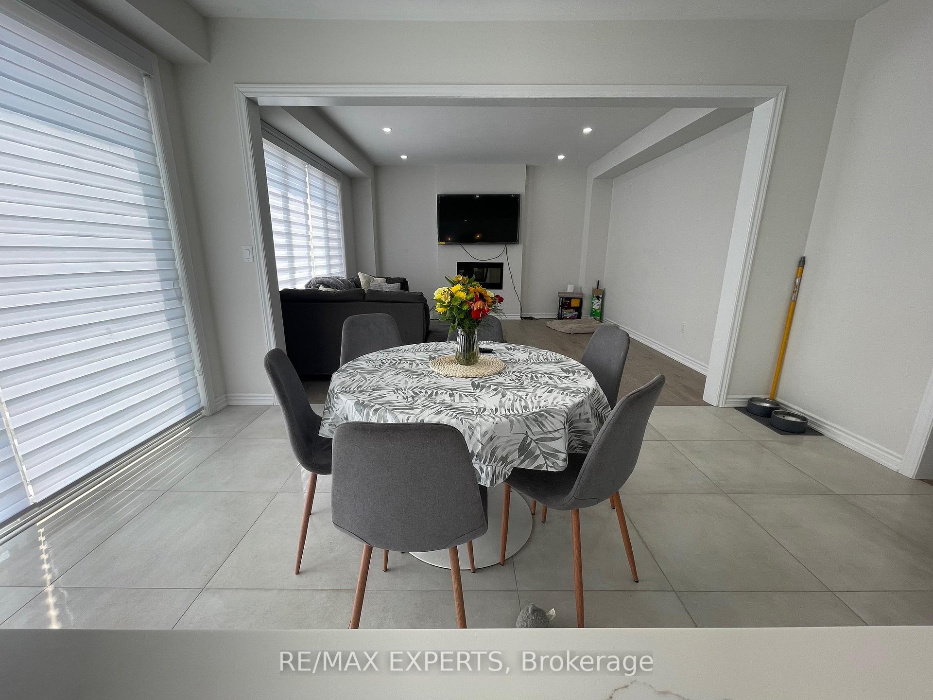 Photo 8 of 24 Del Ray Crescent, Wasaga Beach — HOMEH