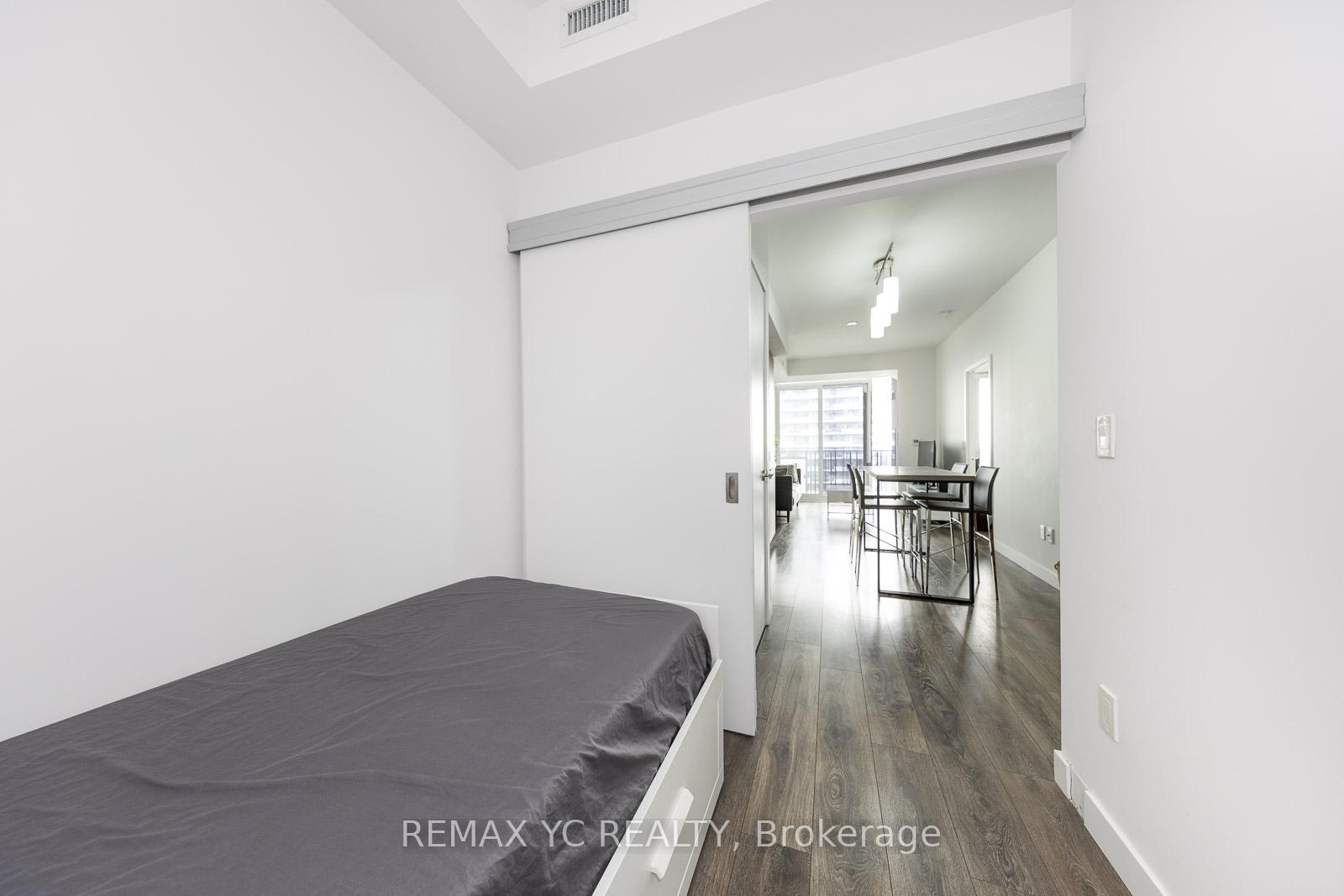 Photo 4 of Unit 4801, 8 Eglinton Avenue E, Toronto, Mount Pleasant West — HOMEH