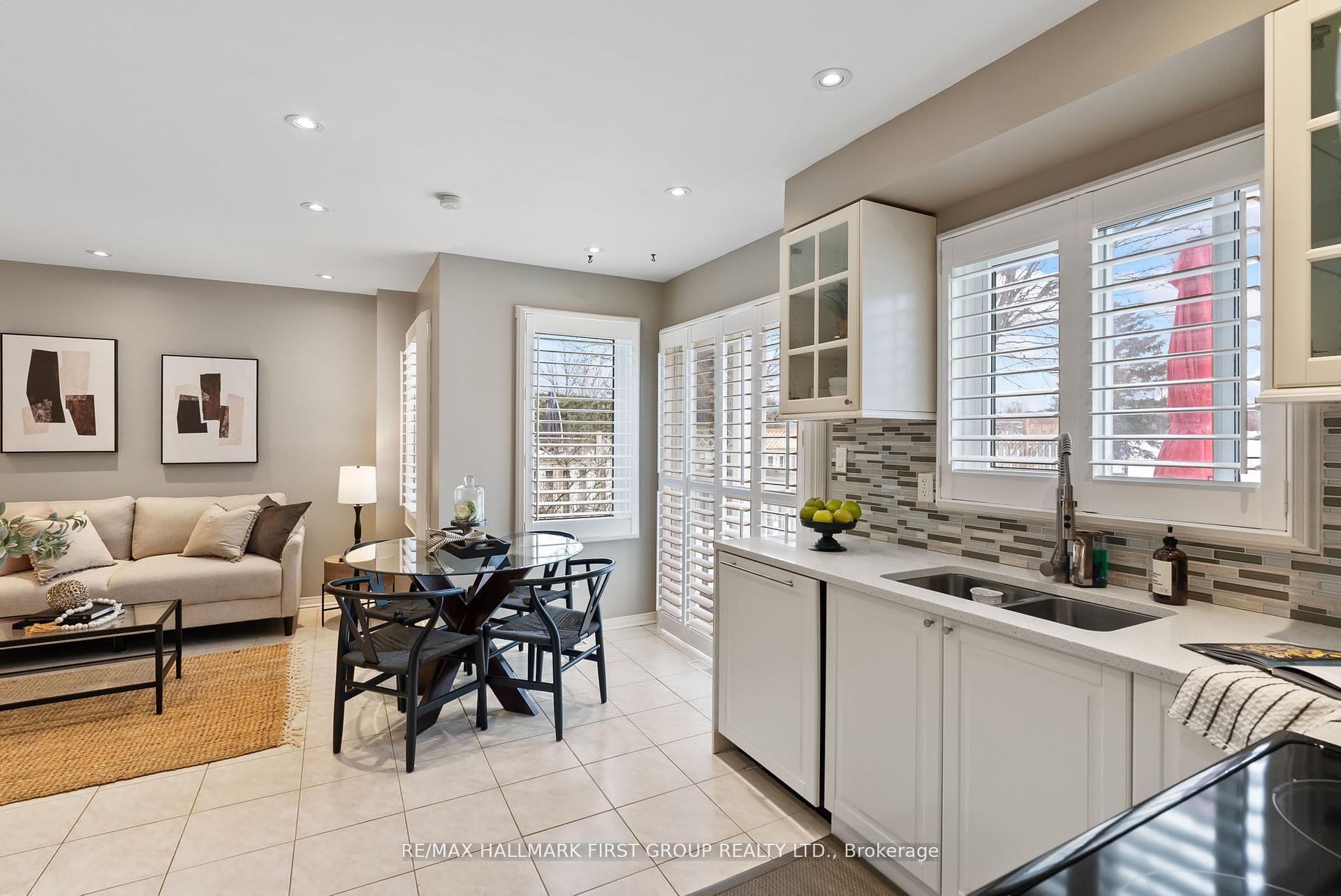 Photo 12 of 30 Willowbrook Drive, Whitby, Pringle Creek — HOMEH