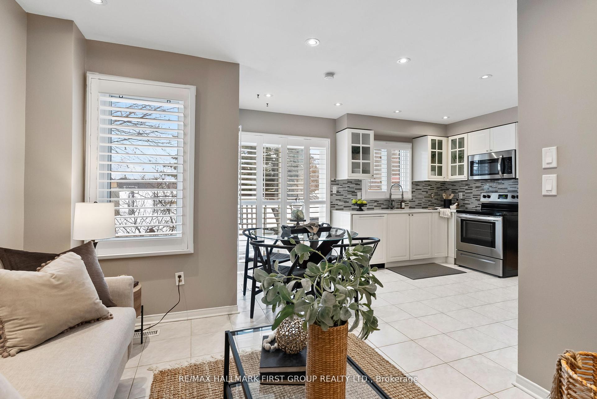 Photo 13 of 30 Willowbrook Drive, Whitby, Pringle Creek — HOMEH