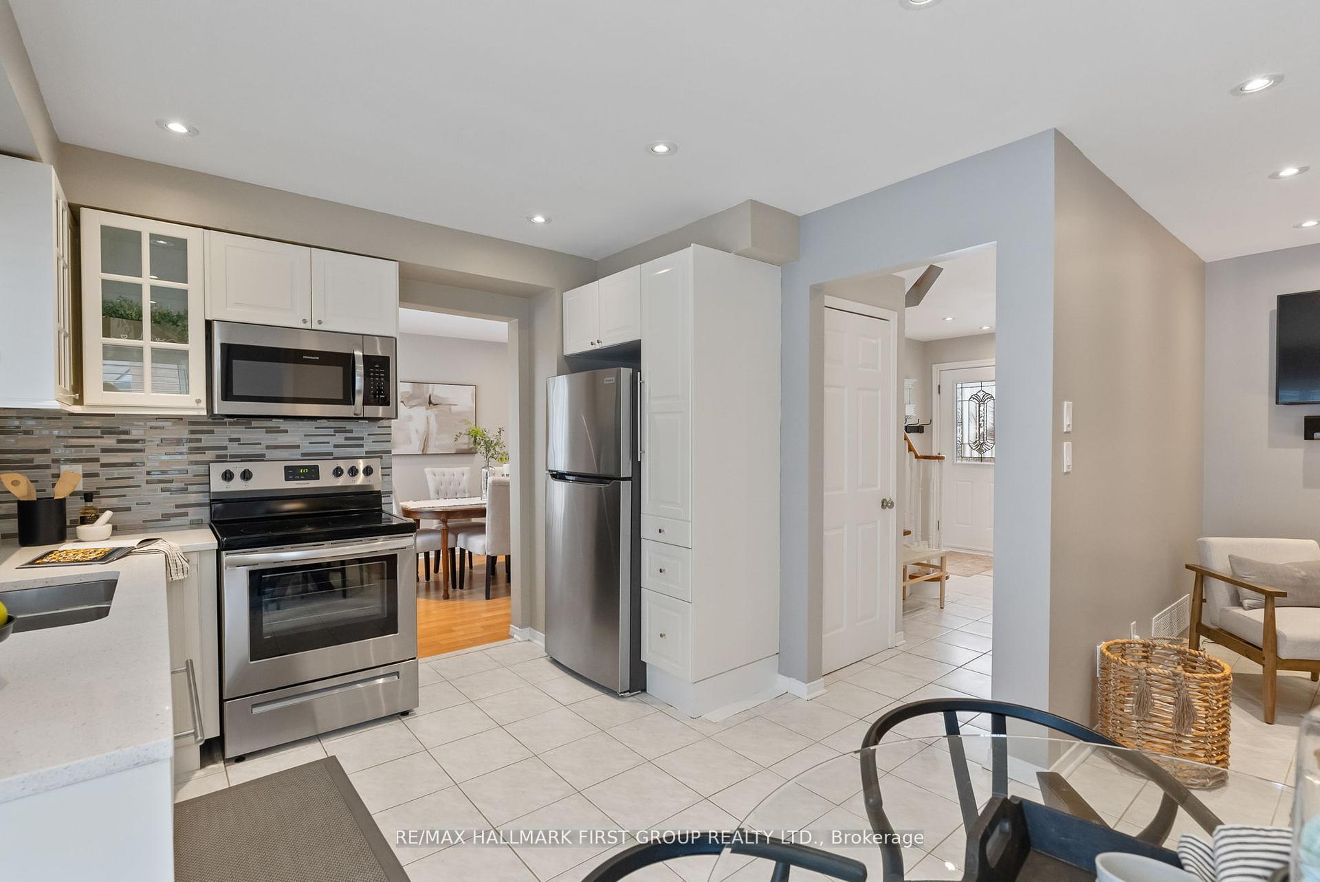 Photo 14 of 30 Willowbrook Drive, Whitby, Pringle Creek — HOMEH