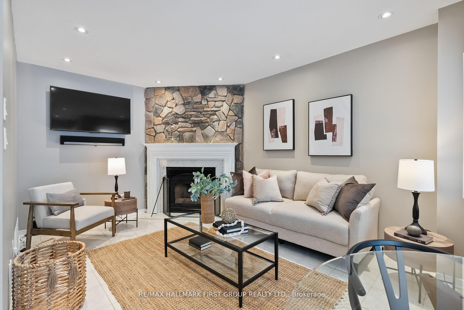 Photo 18 of 30 Willowbrook Drive, Whitby, Pringle Creek — HOMEH