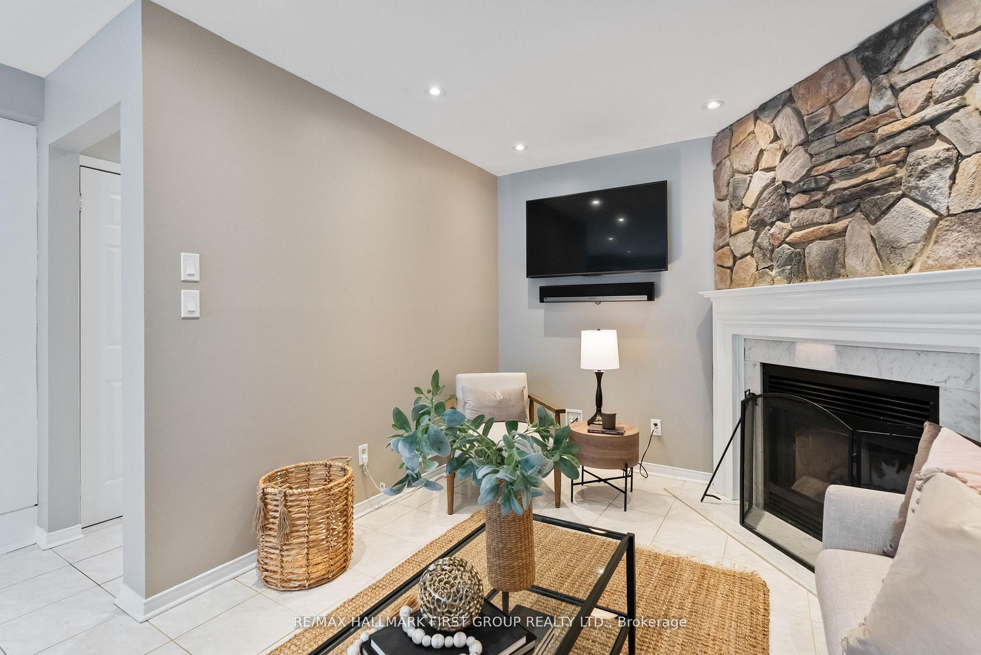 Photo 19 of 30 Willowbrook Drive, Whitby, Pringle Creek — HOMEH