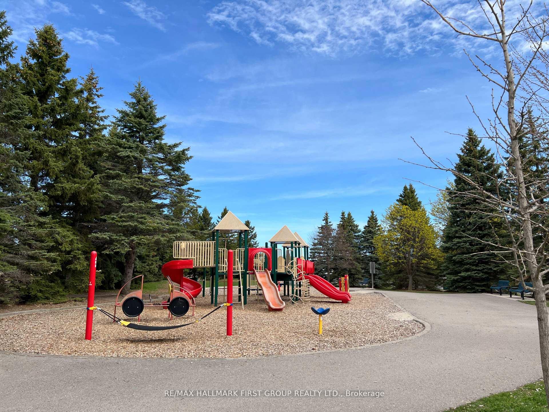 Photo 34 of 30 Willowbrook Drive, Whitby, Pringle Creek — HOMEH