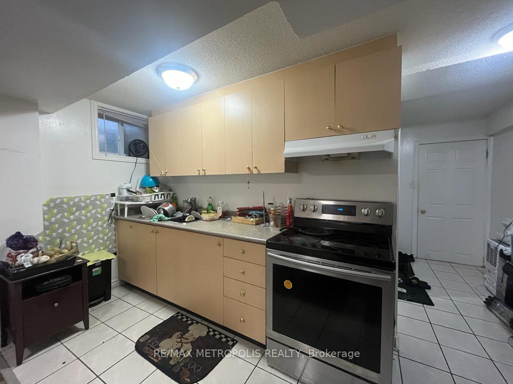 Photo 6 of Unit Bsmt1, 2 Mayflower Drive, Markham, Milliken Mills East — HOMEH