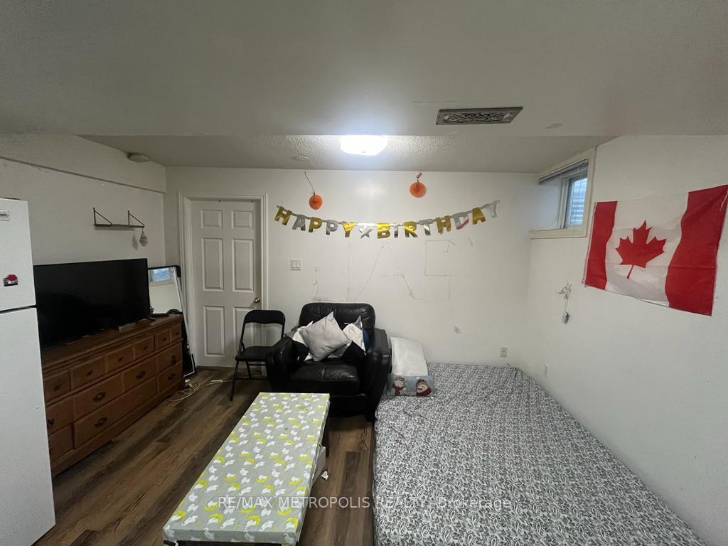 Photo 7 of Unit Bsmt1, 2 Mayflower Drive, Markham, Milliken Mills East — HOMEH