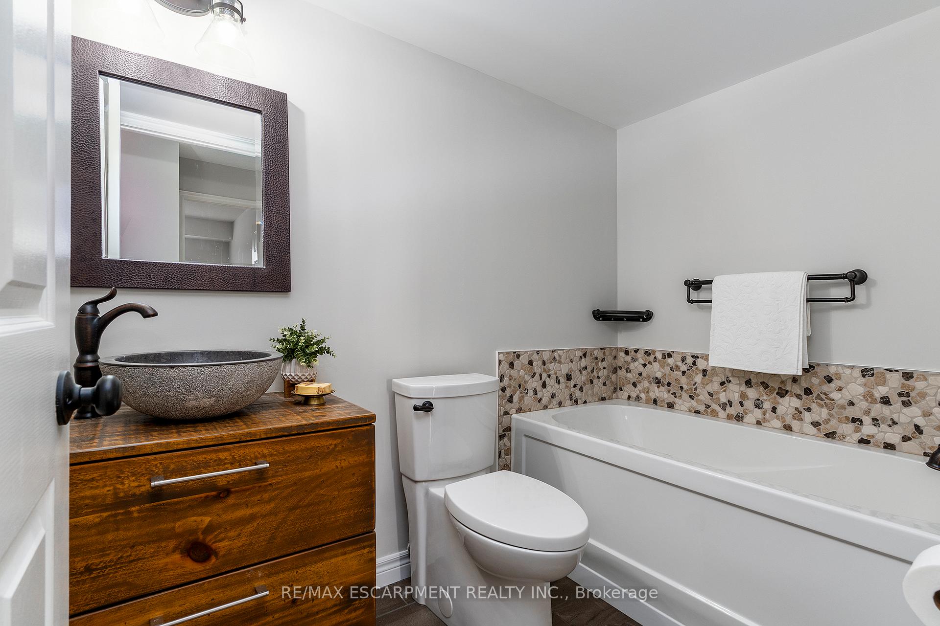 Photo 8 of Unit 404, 240 Quigley Road, Hamilton, Vincent — HOMEH