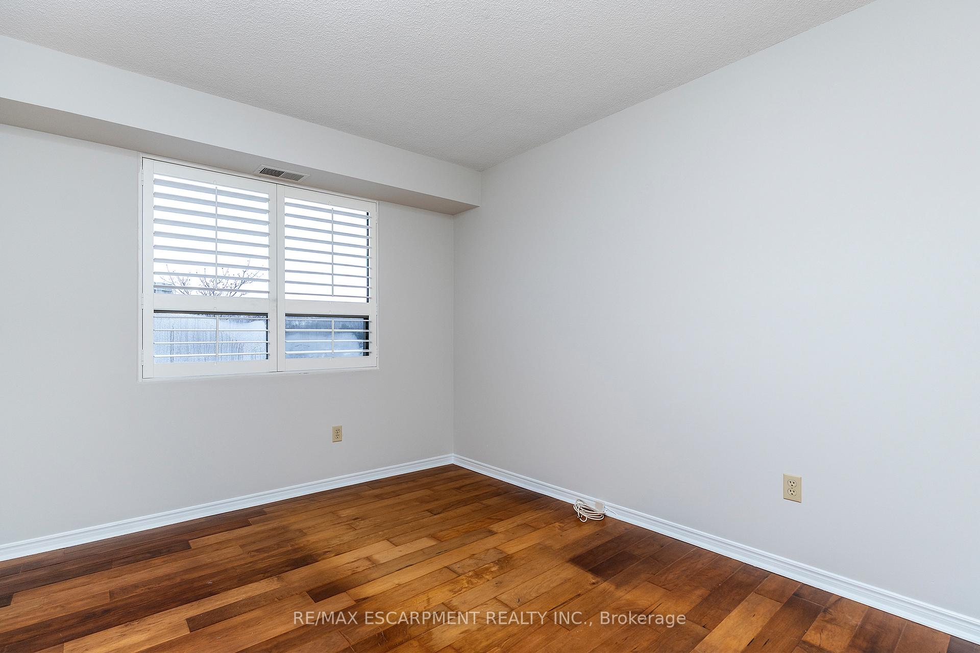 Photo 4 of Unit 404, 240 Quigley Road, Hamilton, Vincent — HOMEH