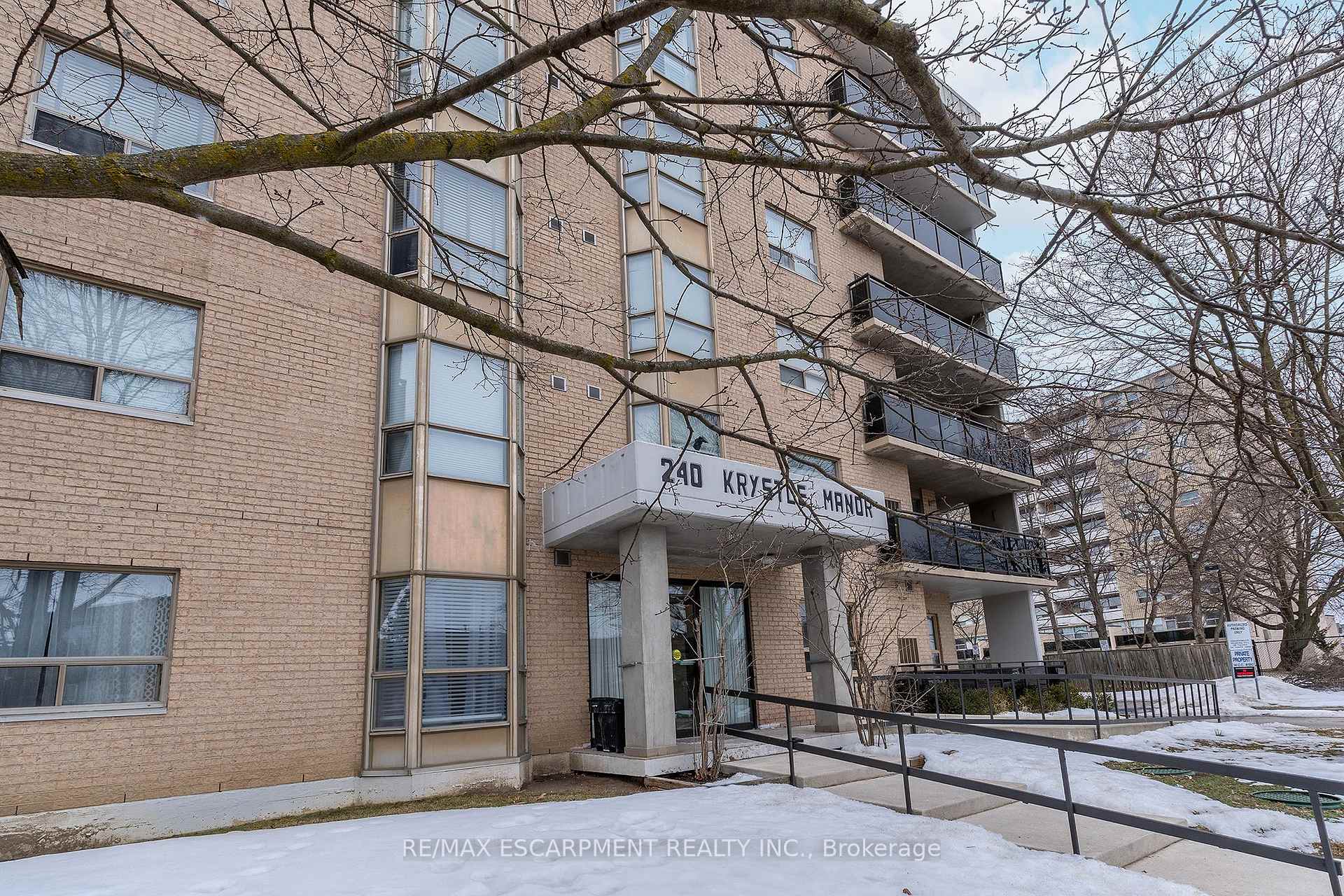 Photo 16 of Unit 404, 240 Quigley Road, Hamilton, Vincent — HOMEH