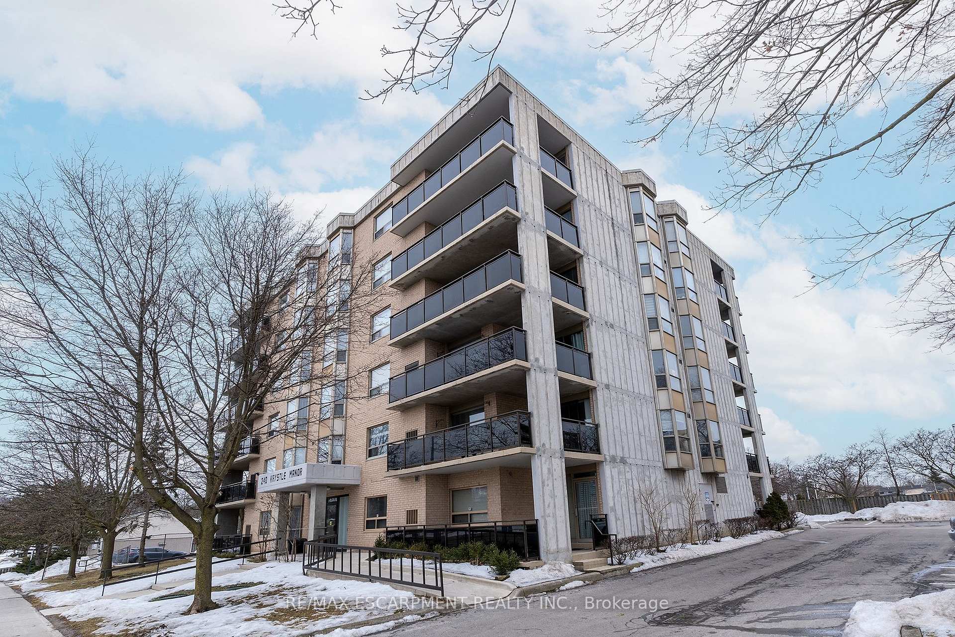 Photo 24 of Unit 404, 240 Quigley Road, Hamilton, Vincent — HOMEH