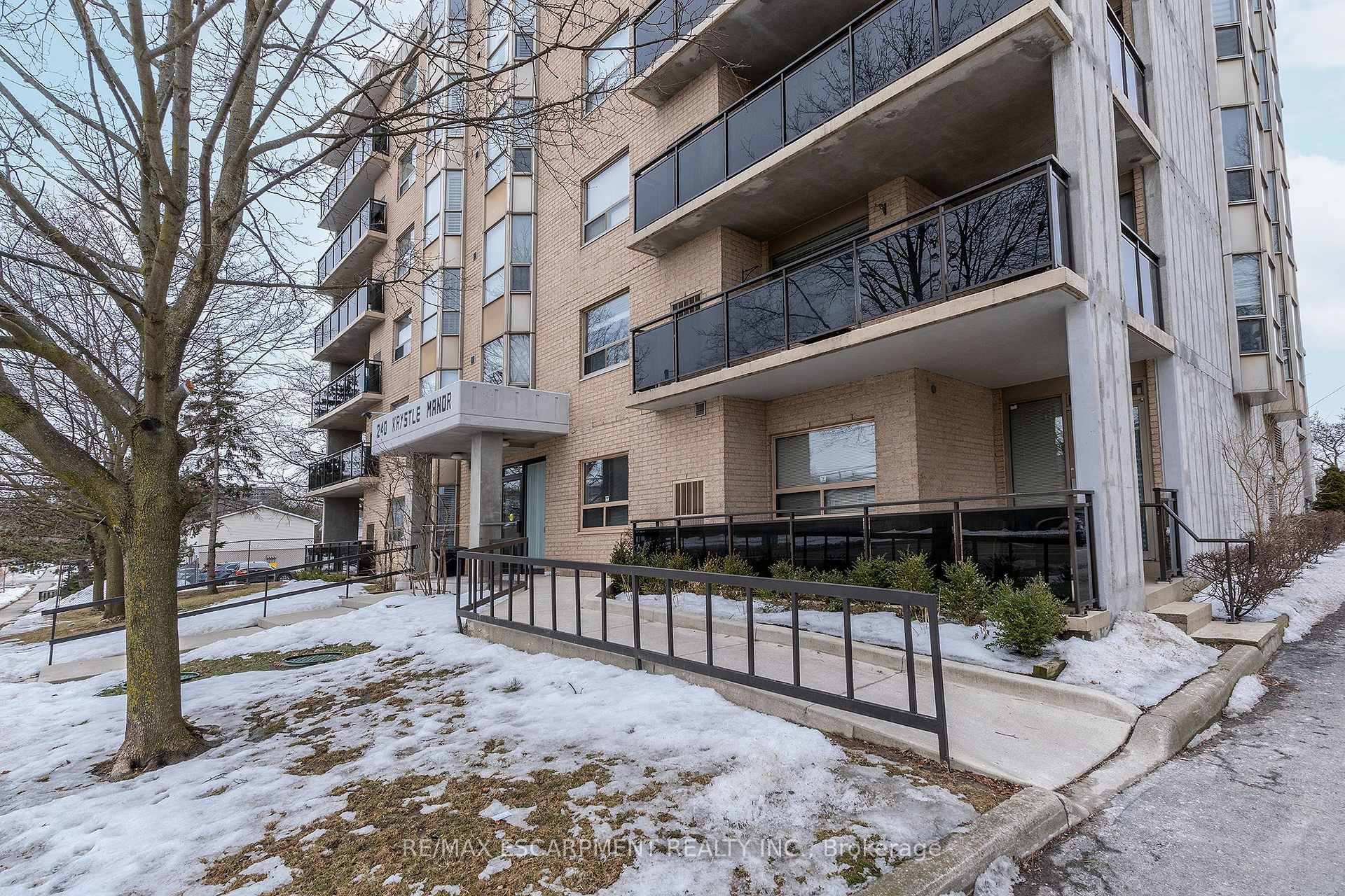 Photo 25 of Unit 404, 240 Quigley Road, Hamilton, Vincent — HOMEH