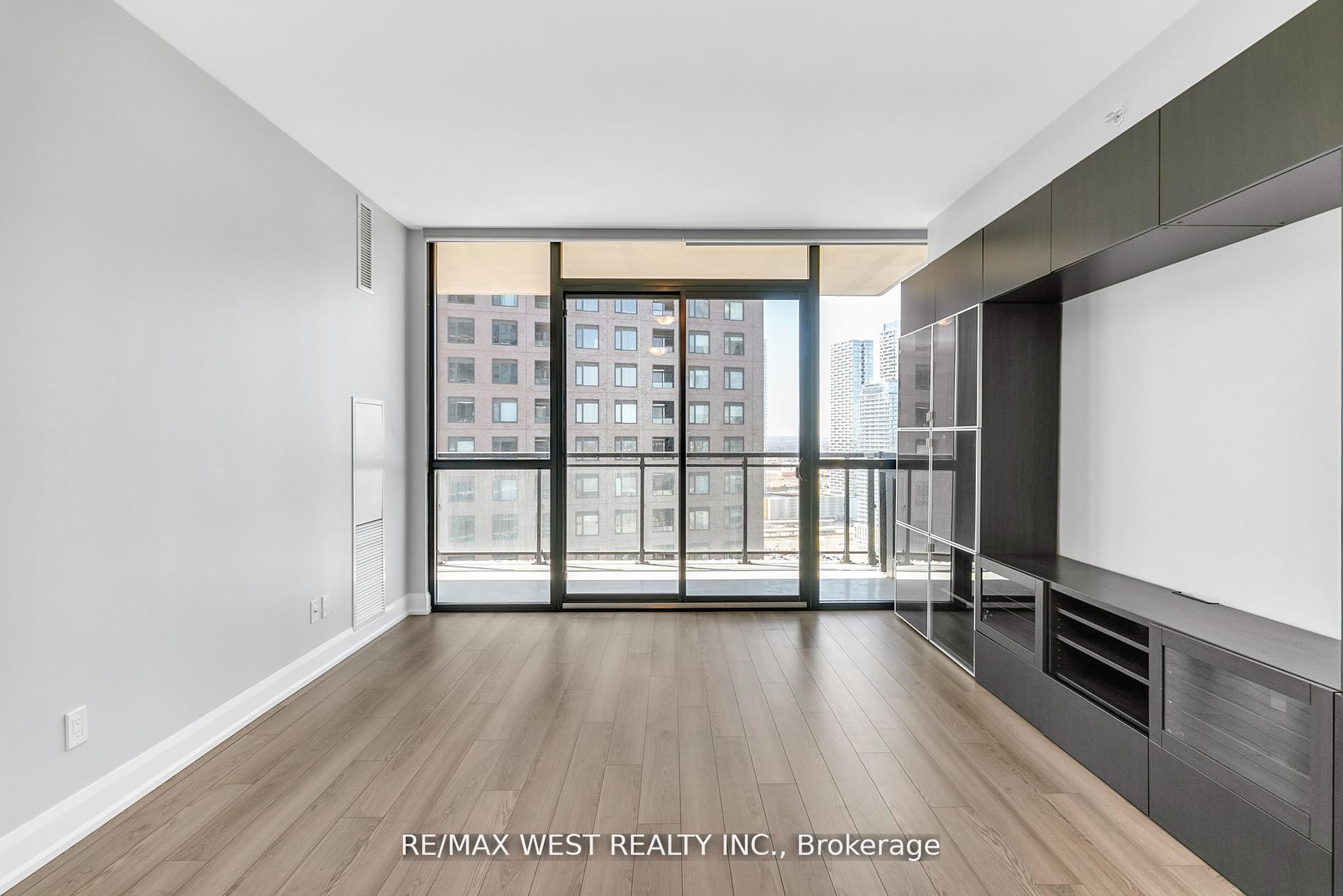Photo 3 of Unit 2605, 2910 Highway 7 W, Vaughan, Concord — HOMEH