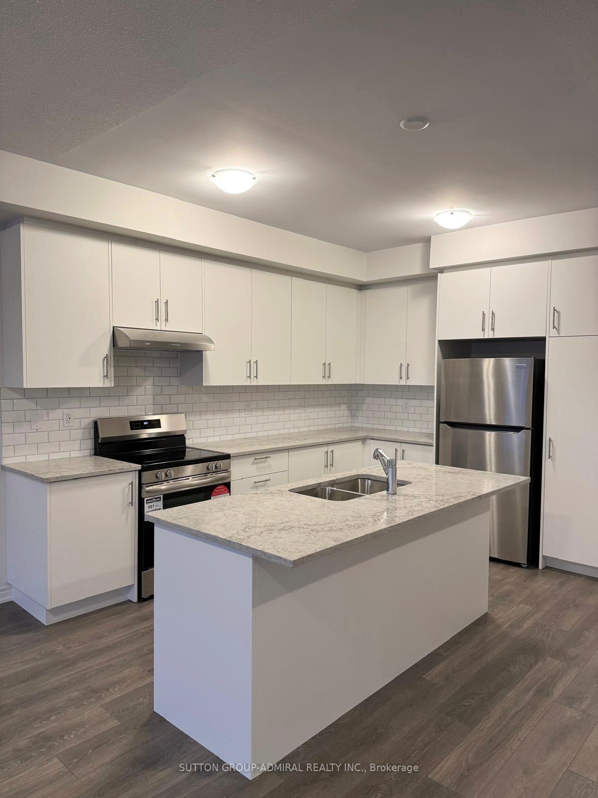 Photo 4 of 138 Greer Street, Barrie, Rural Barrie Southeast — HOMEH