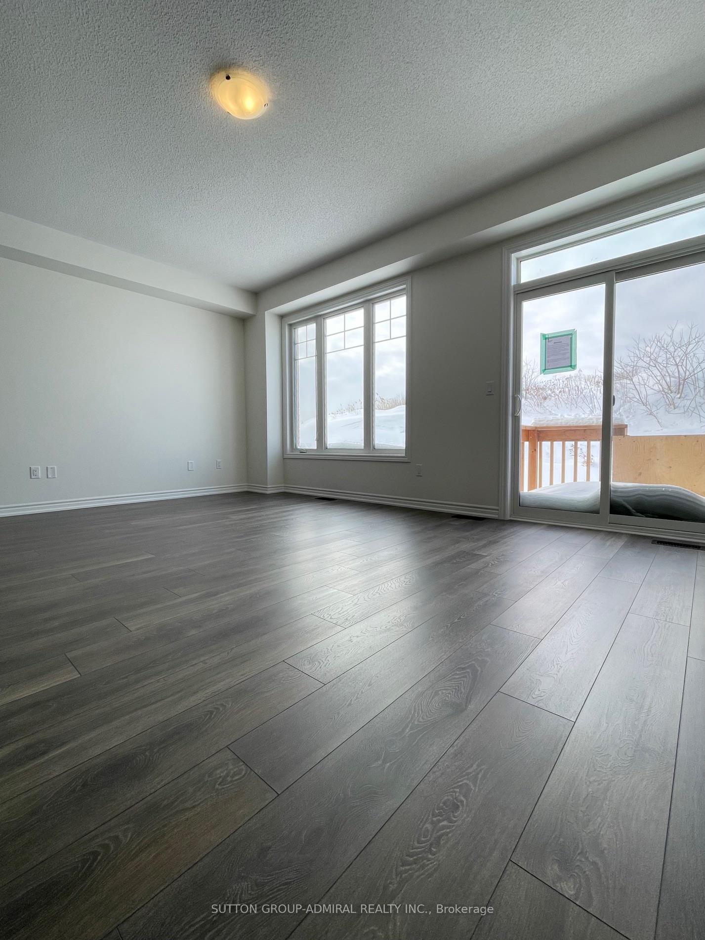 Photo 9 of 138 Greer Street, Barrie, Rural Barrie Southeast — HOMEH