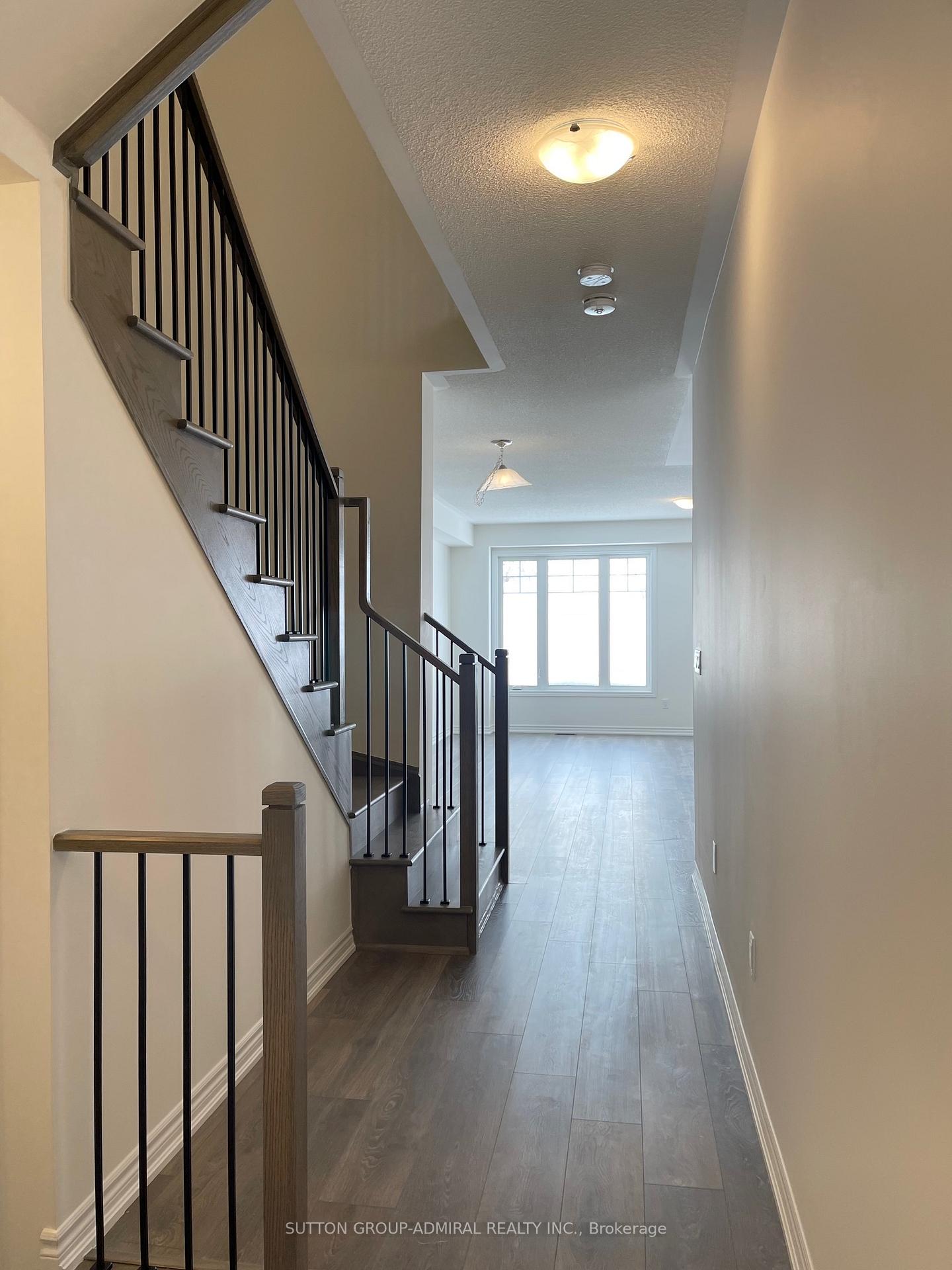 Photo 10 of 138 Greer Street, Barrie, Rural Barrie Southeast — HOMEH