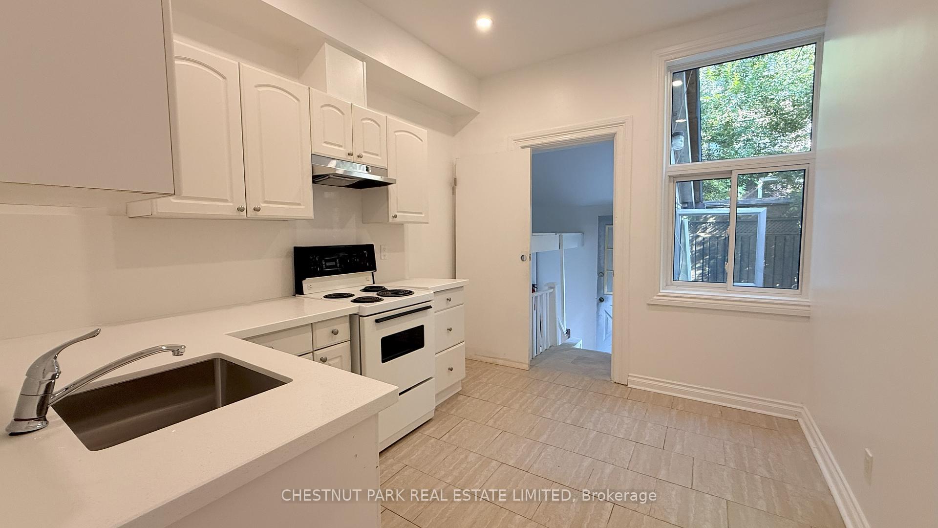 Photo 5 of Unit 1, 124 McGill Street, Toronto, Church-Yonge Corridor — HOMEH