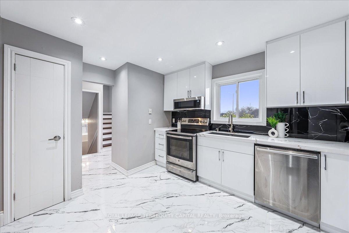 Photo 9 of 4 Downey Drive, Caledon, Bolton East — HOMEH