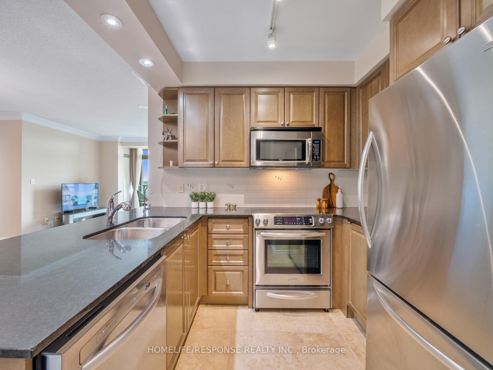Photo 6 of Unit 701, 88 Promenade Circle, Vaughan, Brownridge — HOMEH