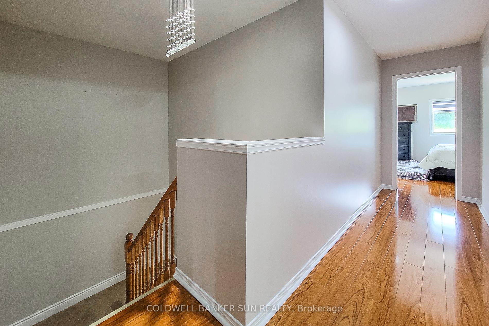 Photo 37 of 112 Meadow Wood Crescent, Hamilton, Stoney Creek Mountain — HOMEH