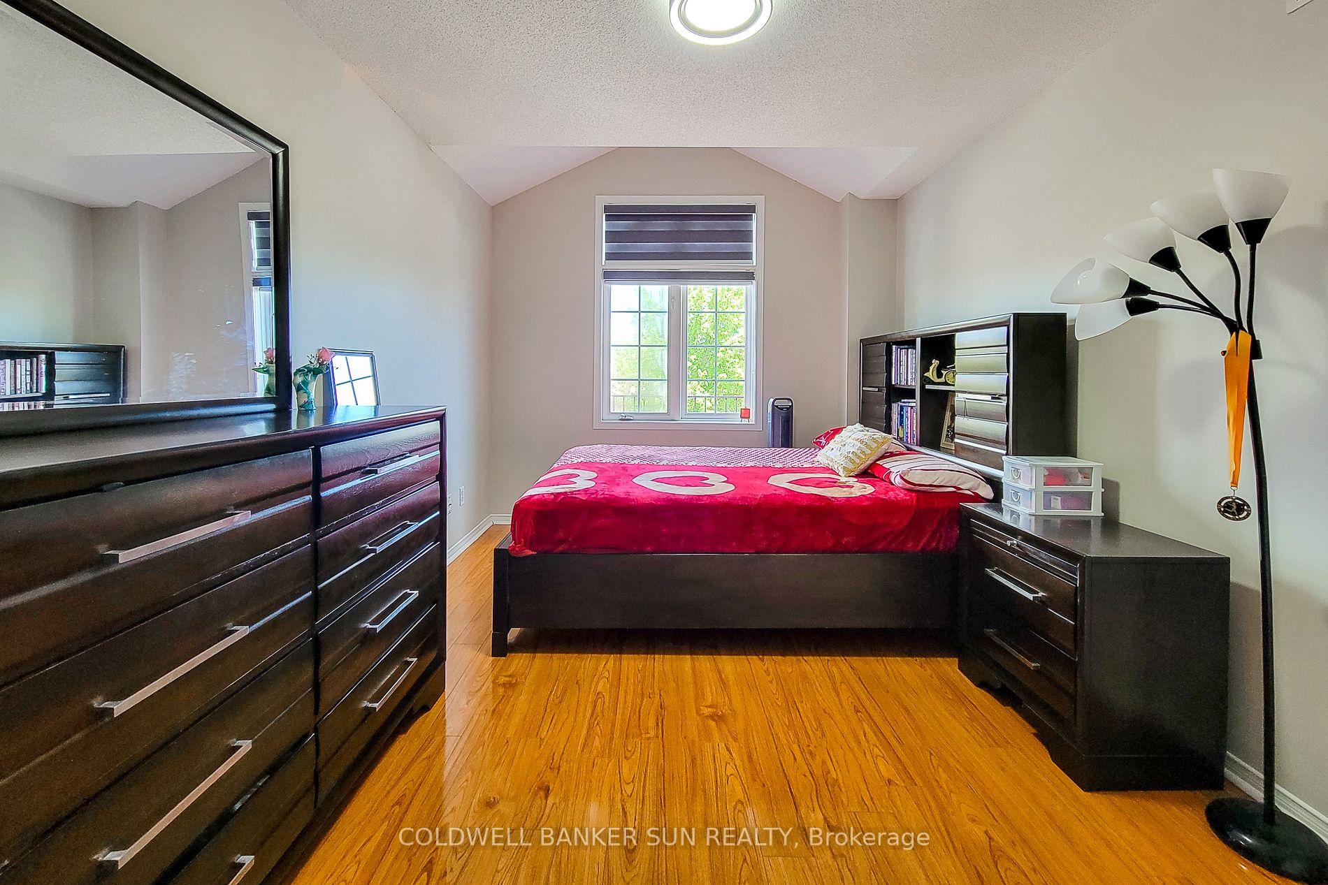 Photo 38 of 112 Meadow Wood Crescent, Hamilton, Stoney Creek Mountain — HOMEH