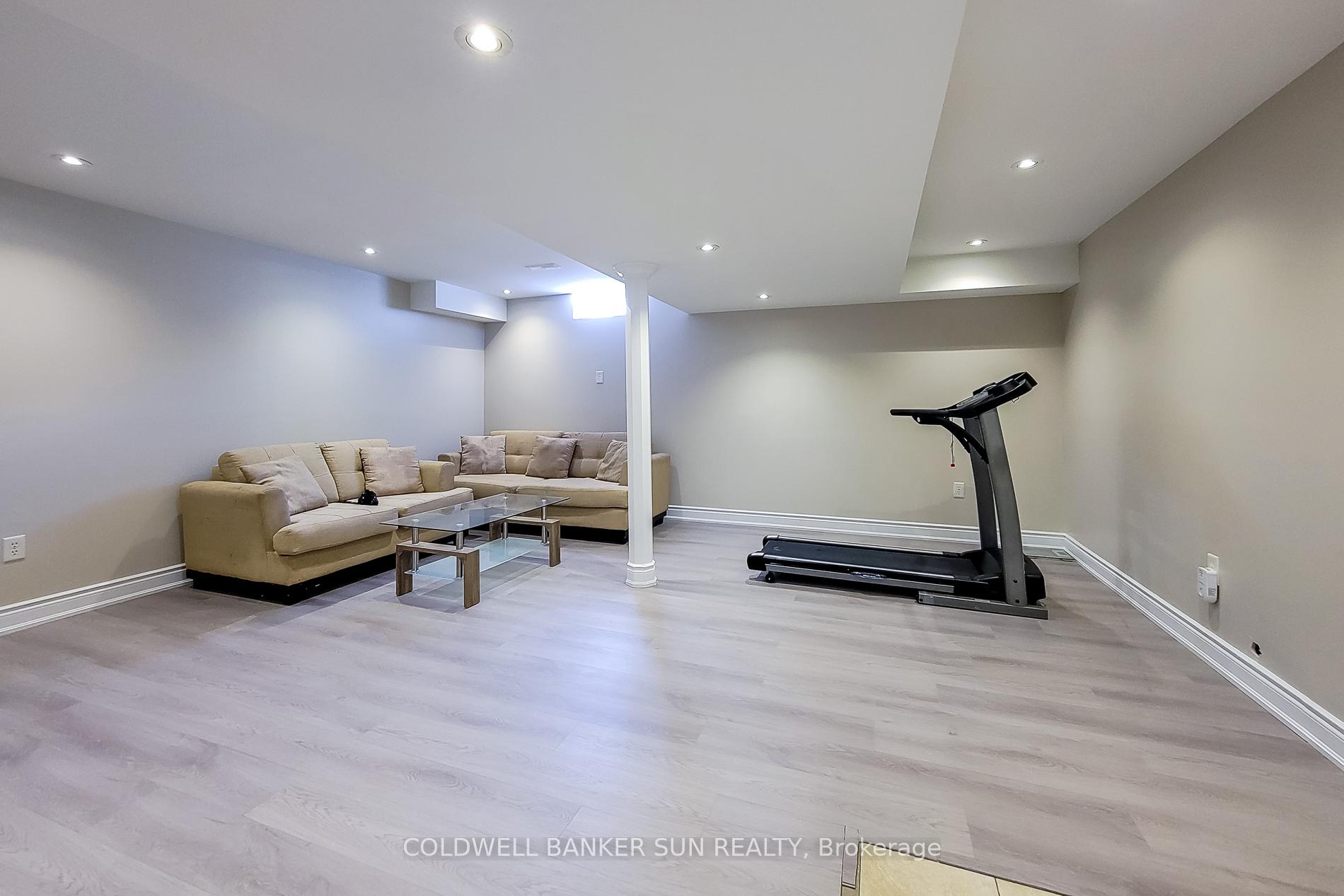 Photo 30 of 112 Meadow Wood Crescent, Hamilton, Stoney Creek Mountain — HOMEH