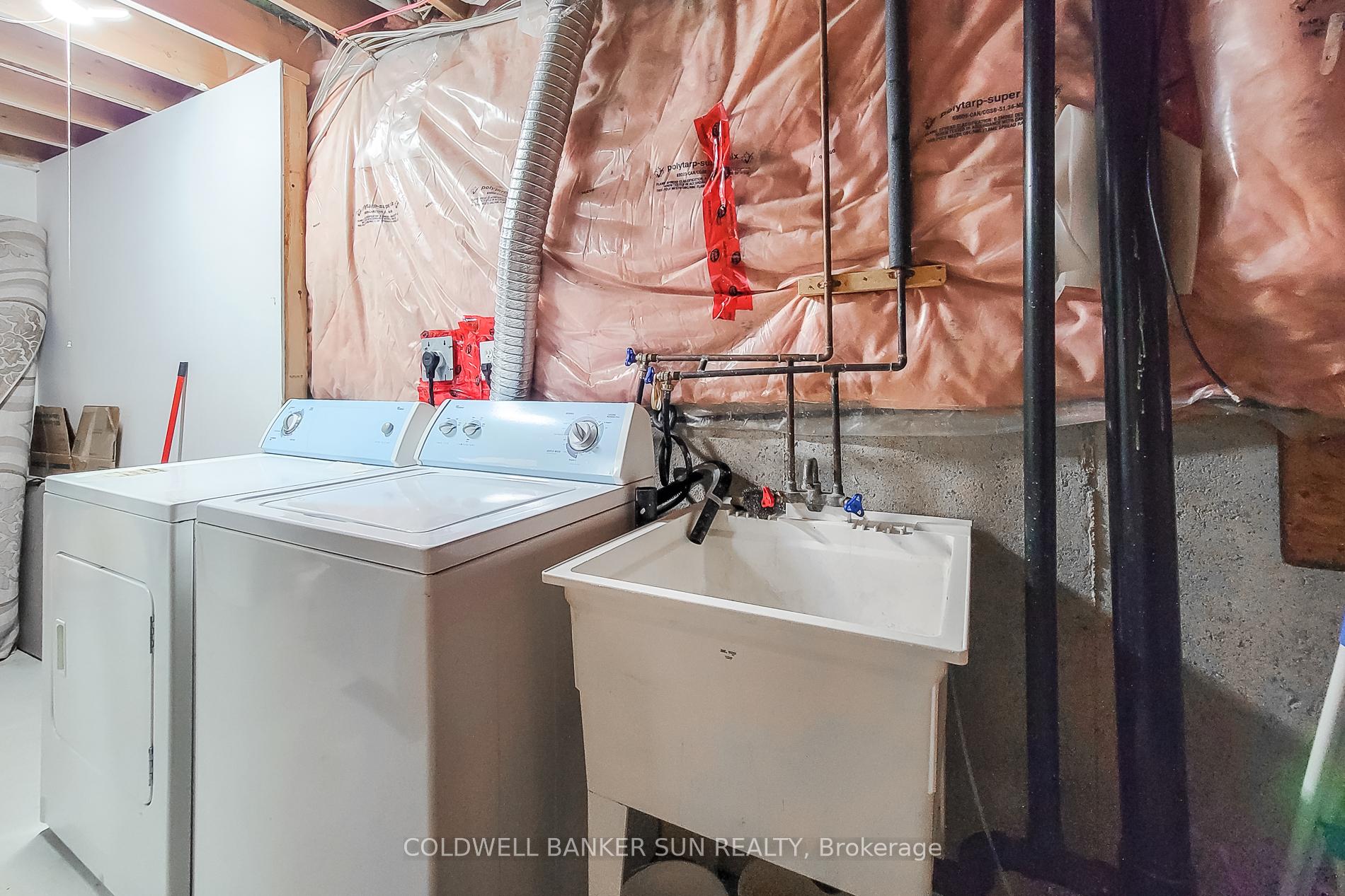 Photo 25 of 112 Meadow Wood Crescent, Hamilton, Stoney Creek Mountain — HOMEH