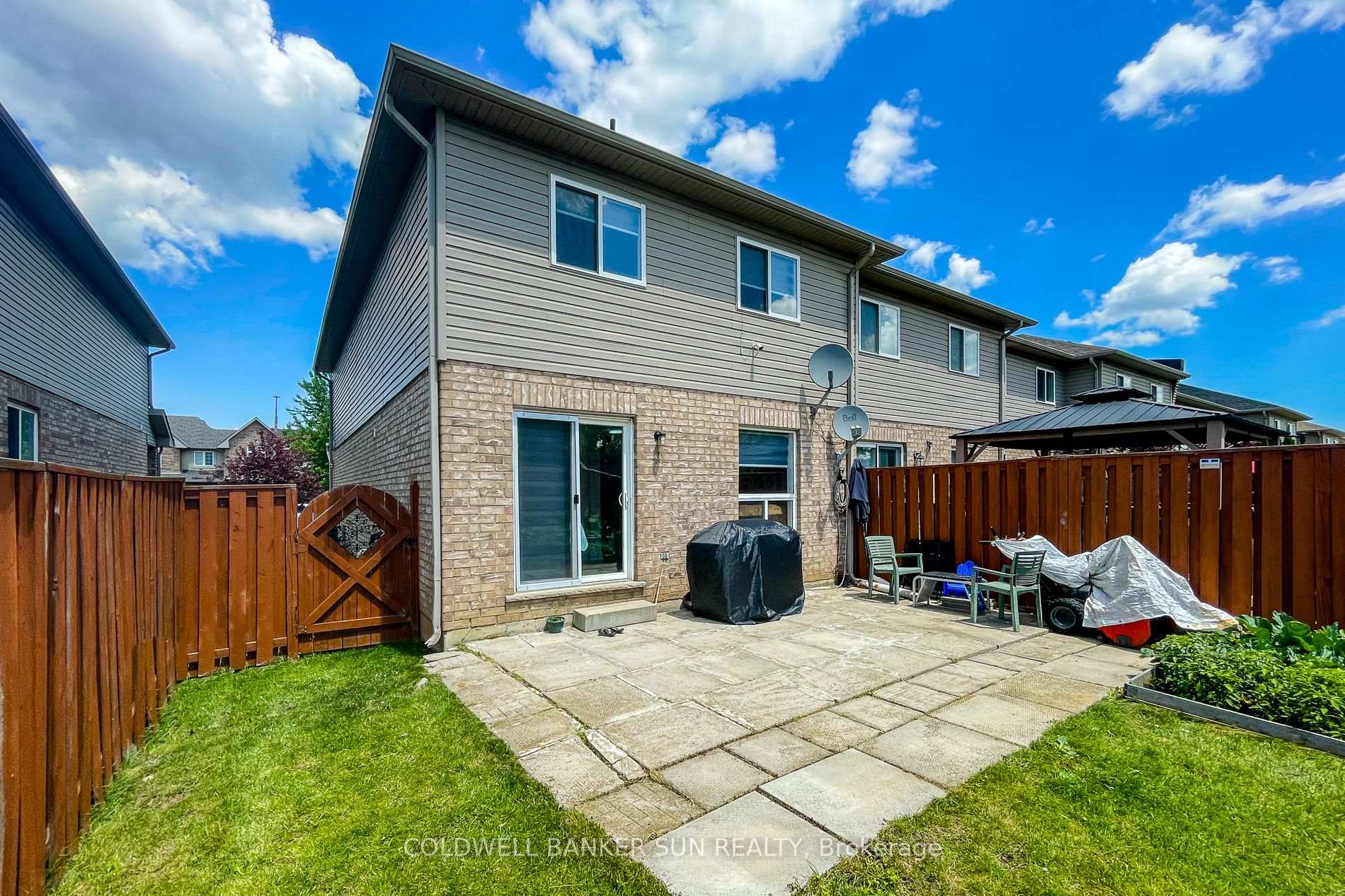 Photo 28 of 112 Meadow Wood Crescent, Hamilton, Stoney Creek Mountain — HOMEH
