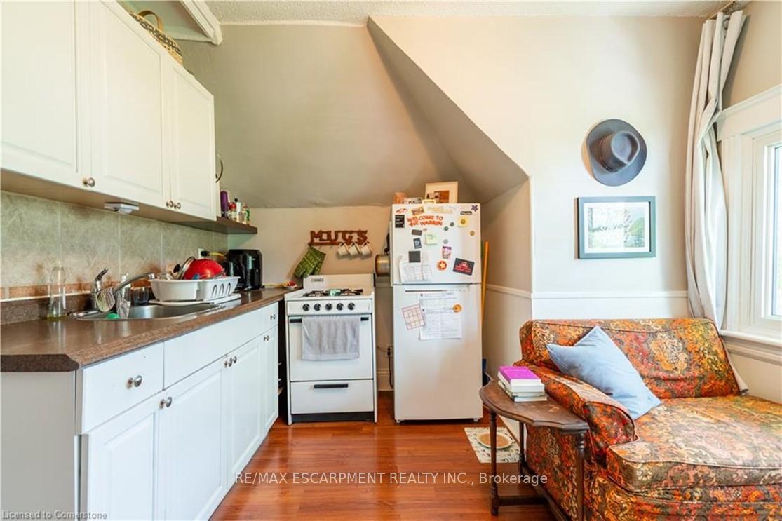 Photo 8 of Unit 3, 225 Queen Street S, Hamilton, Kirkendall — HOMEH