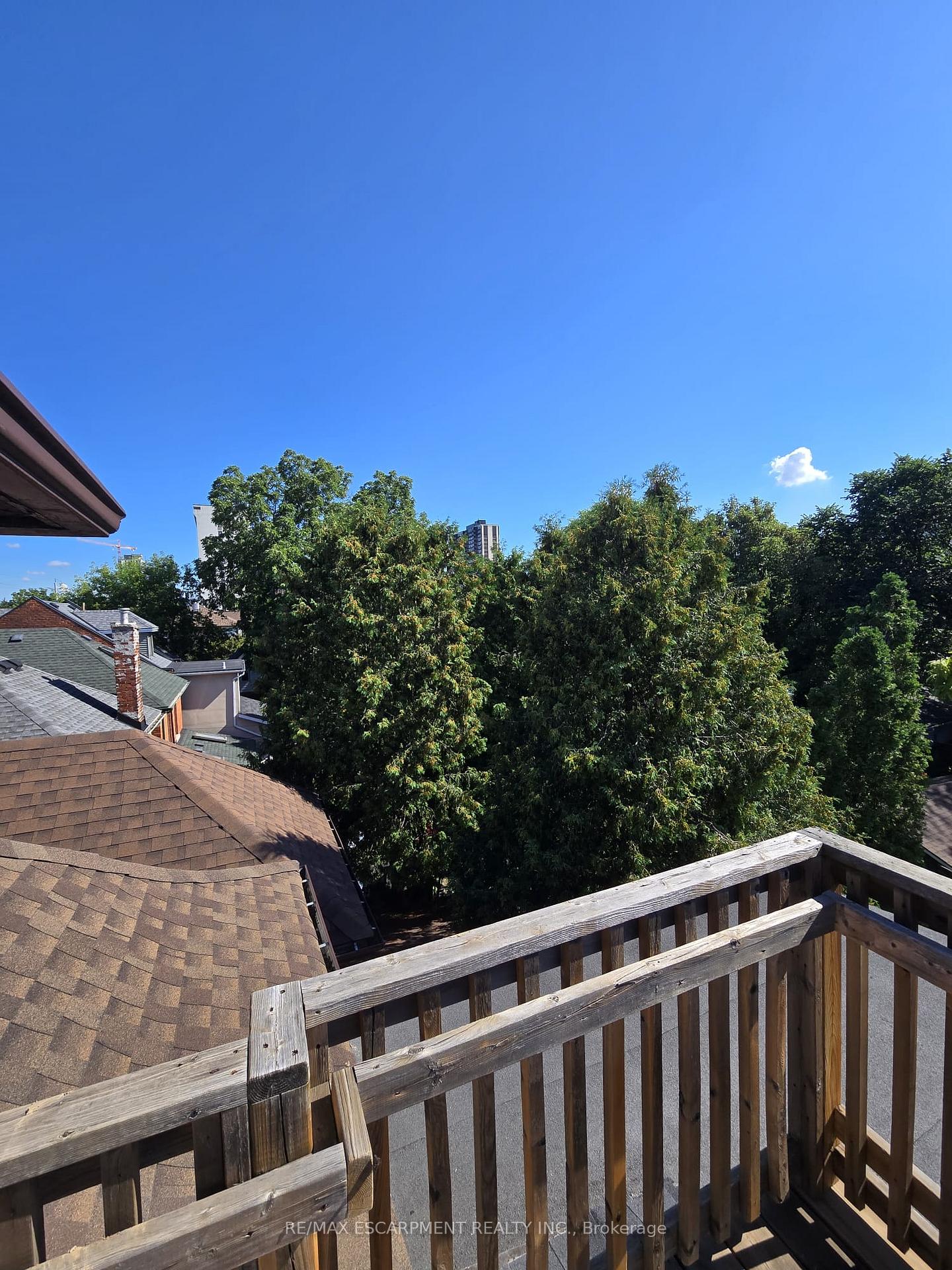Photo 11 of Unit 3, 225 Queen Street S, Hamilton, Kirkendall — HOMEH