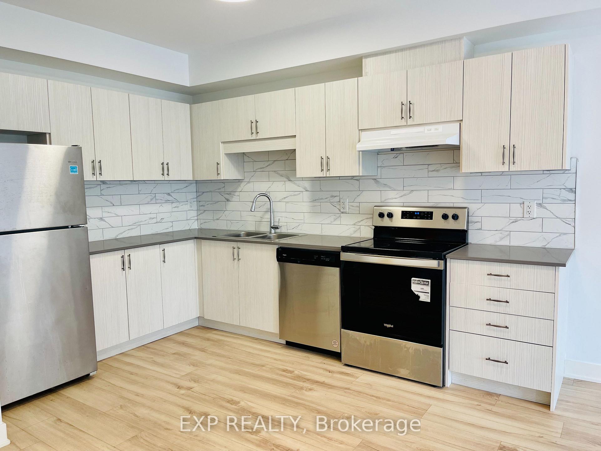 Photo 4 of Unit 404, 110 Grew Boulevard, Georgina, Sutton & Jackson's Point — HOMEH