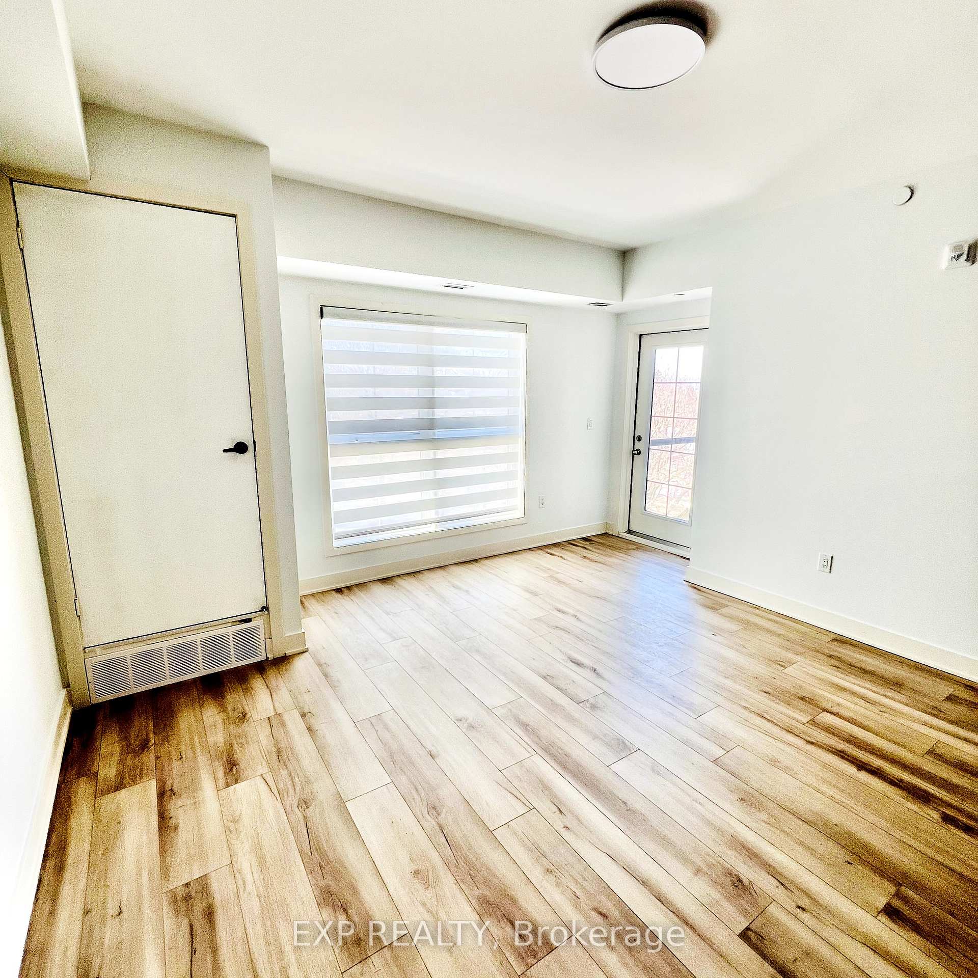 Photo 11 of Unit 404, 110 Grew Boulevard, Georgina, Sutton & Jackson's Point — HOMEH