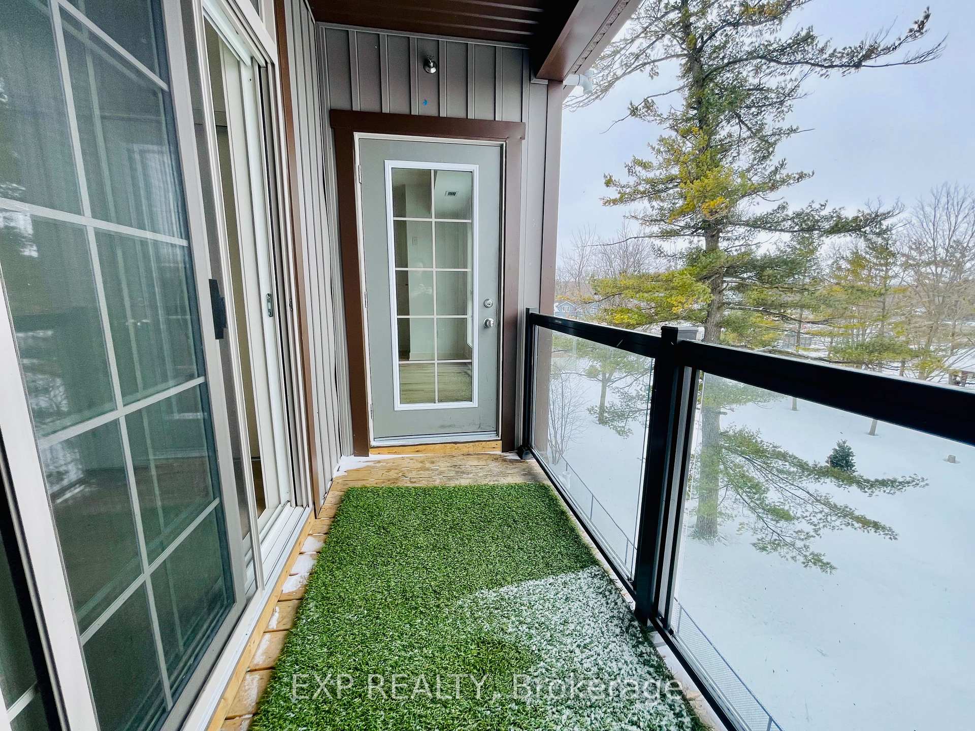 Photo 15 of Unit 404, 110 Grew Boulevard, Georgina, Sutton & Jackson's Point — HOMEH
