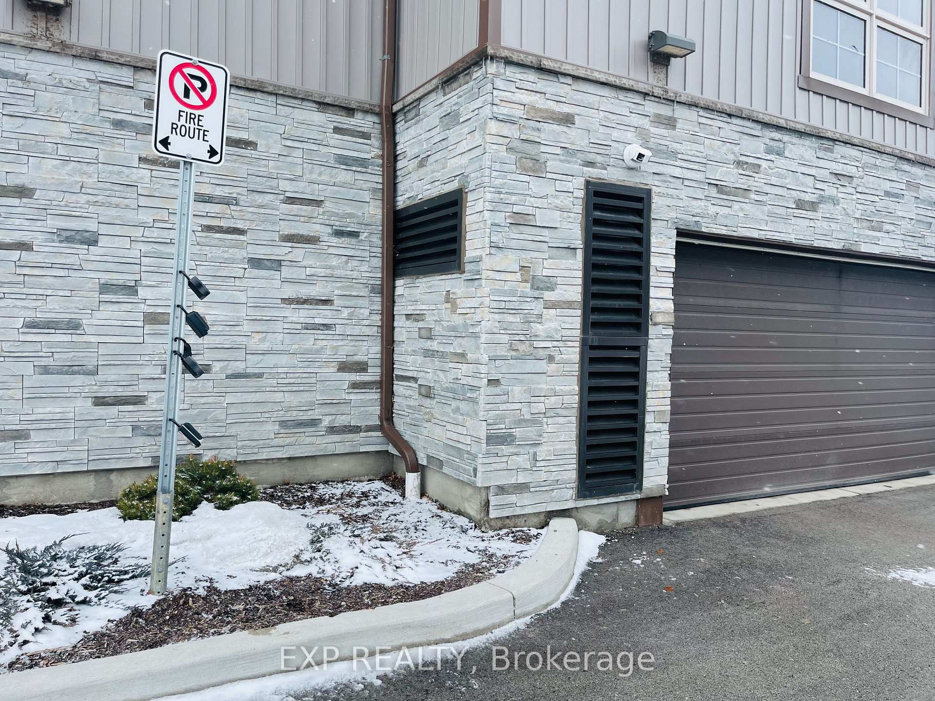 Photo 13 of Unit 404, 110 Grew Boulevard, Georgina, Sutton & Jackson's Point — HOMEH