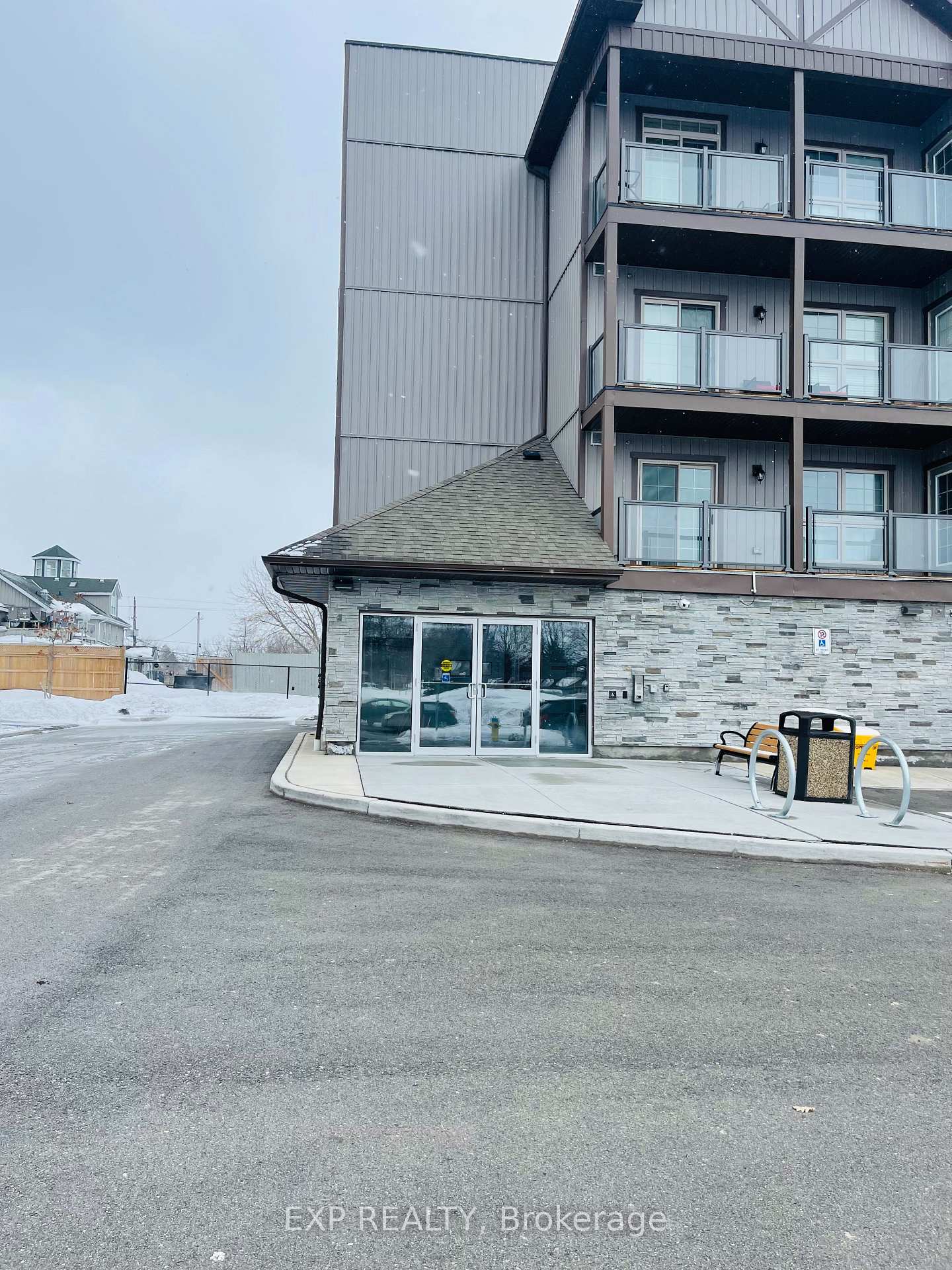Photo 12 of Unit 404, 110 Grew Boulevard, Georgina, Sutton & Jackson's Point — HOMEH