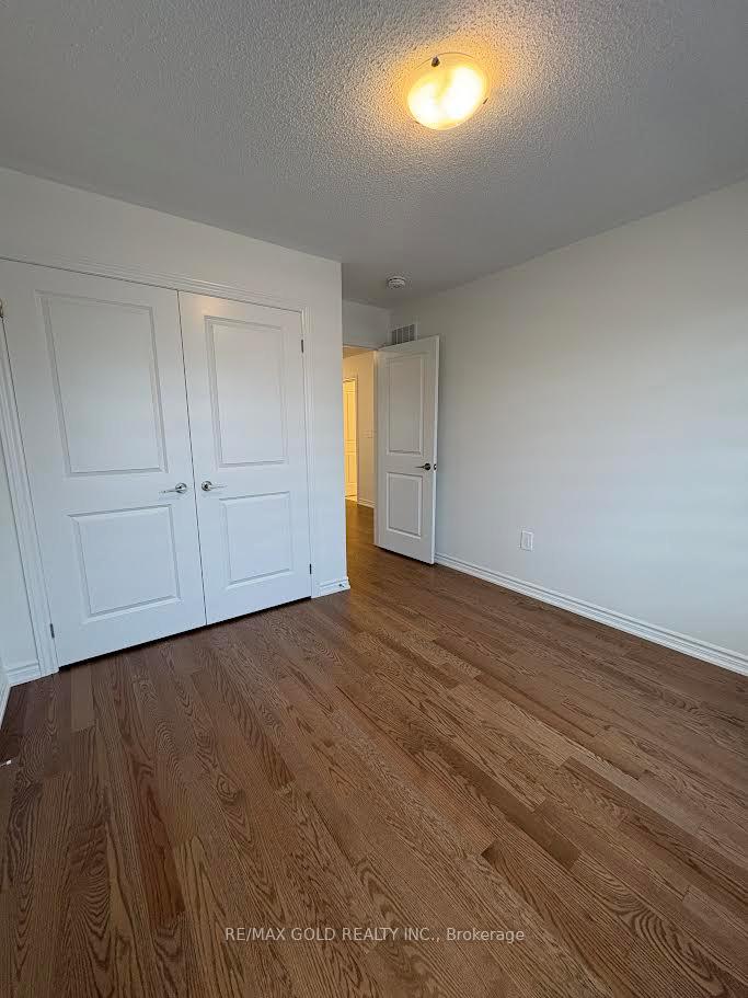Photo 17 of 315 Bergamot Avenue, Milton, Ford — HOMEH