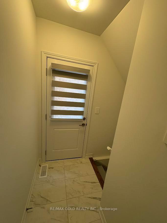 Photo 25 of 315 Bergamot Avenue, Milton, Ford — HOMEH