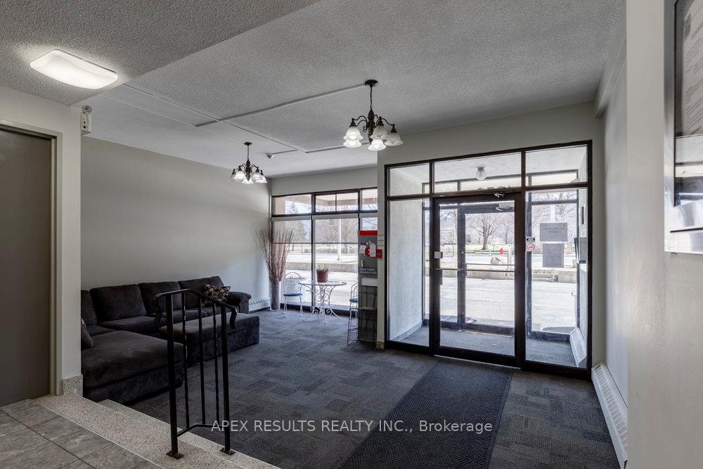 Photo 3 of Unit 405, 1950 Main Street, Hamilton, Ainslie Wood — HOMEH
