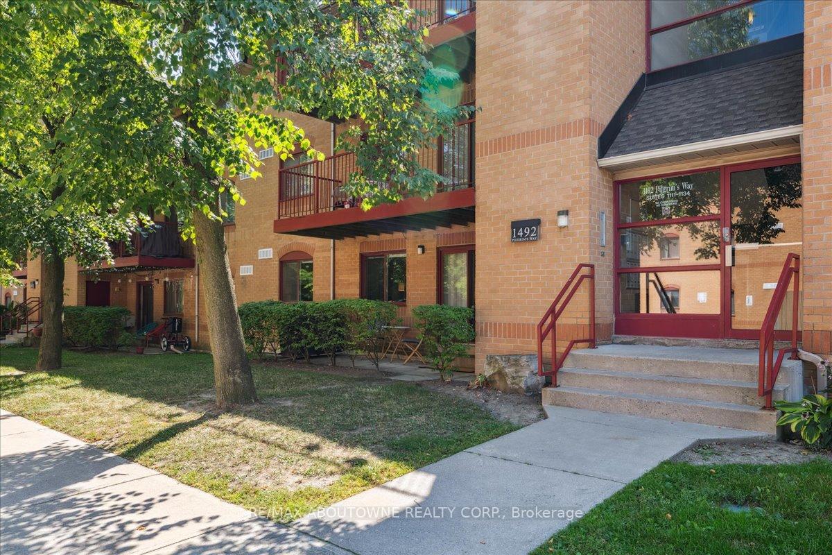 Photo 4 of Unit 1111, 1492 Pilgrims Way, Oakville, Glen Abbey — HOMEH