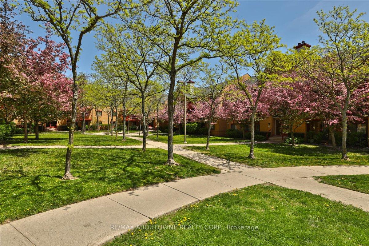 Photo 37 of Unit 1111, 1492 Pilgrims Way, Oakville, Glen Abbey — HOMEH
