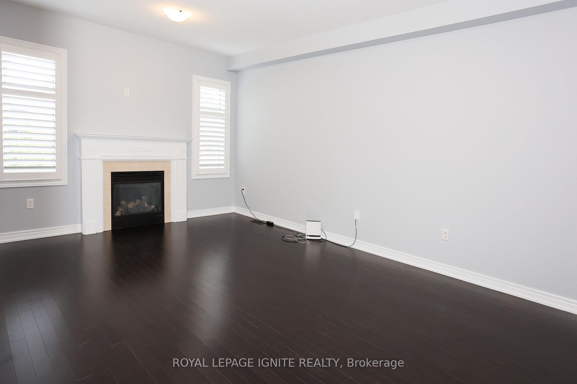 Photo 2 of 77 Frederick Stamm Crescent, Markham, Berczy — HOMEH