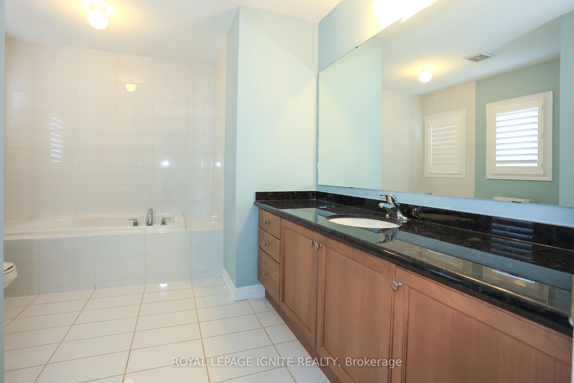 Photo 16 of 77 Frederick Stamm Crescent, Markham, Berczy — HOMEH