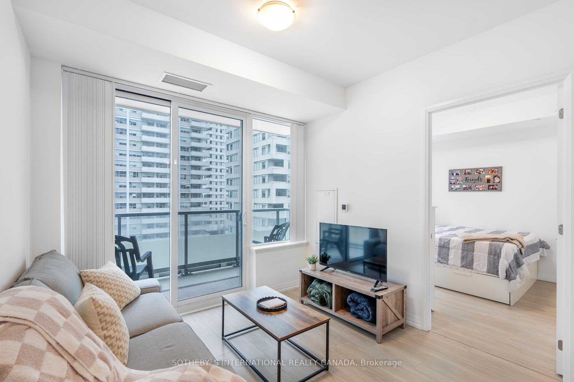 Photo 2 of Unit 711, 50 Dunfield Avenue, Toronto, Mount Pleasant East — HOMEH