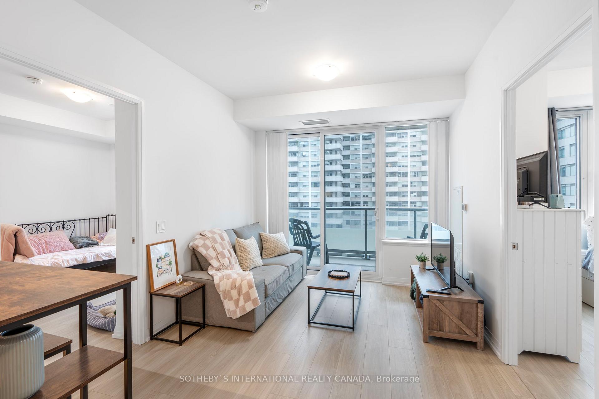 Photo 8 of Unit 711, 50 Dunfield Avenue, Toronto, Mount Pleasant East — HOMEH