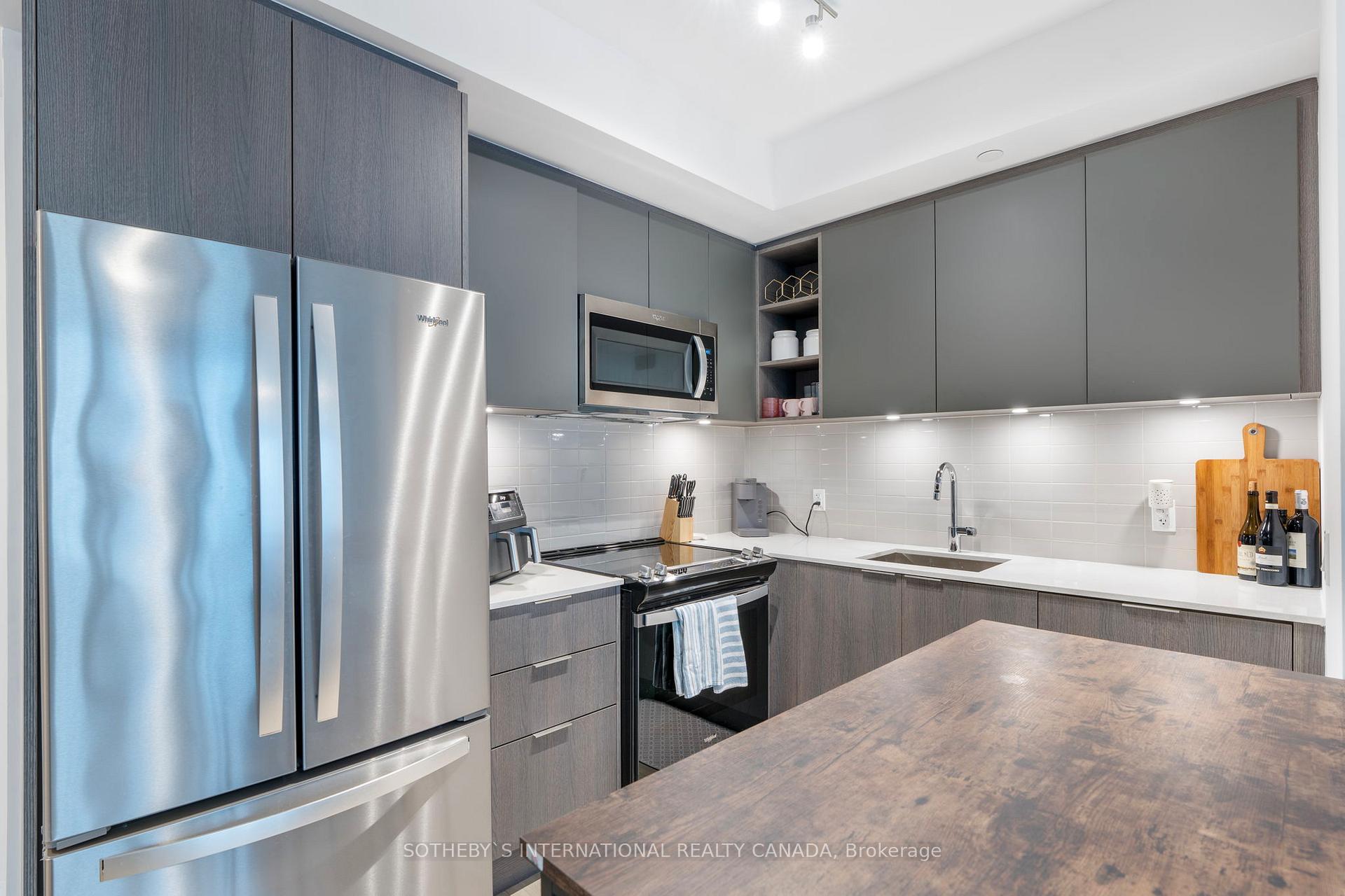 Photo 9 of Unit 711, 50 Dunfield Avenue, Toronto, Mount Pleasant East — HOMEH