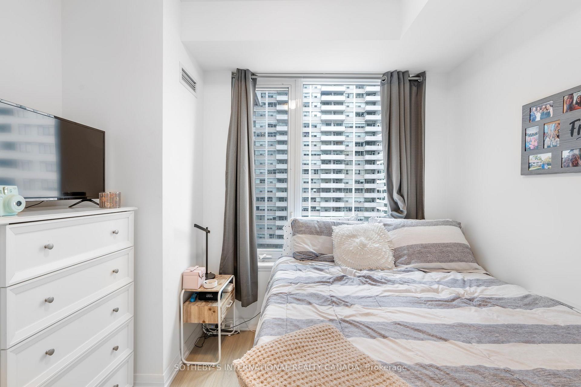 Photo 19 of Unit 711, 50 Dunfield Avenue, Toronto, Mount Pleasant East — HOMEH